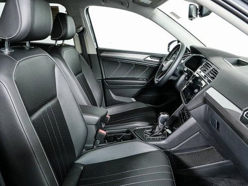 Certified 2022 Volkswagen Tiguan SE image 26