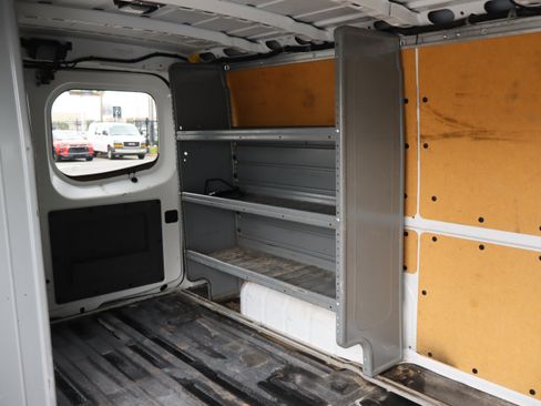 Used 2021 Nissan NV 2500 SV w/ Back Door Glass Package RWD image 32