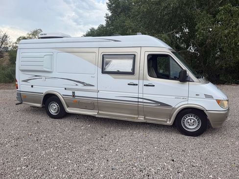 Used 2005 Dodge Sprinter 2500 w/ PWR Convenience Group RWD image 3