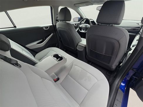 Used 2022 Hyundai Ioniq SE image 14