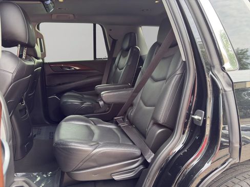 Used 2020 Cadillac Escalade 2WD image 22