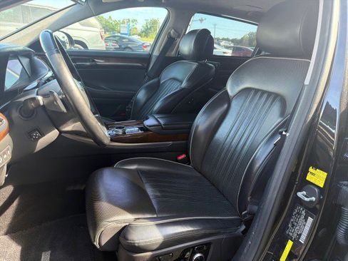 Used 2019 Genesis G90 5.0 Ultimate RWD image 11