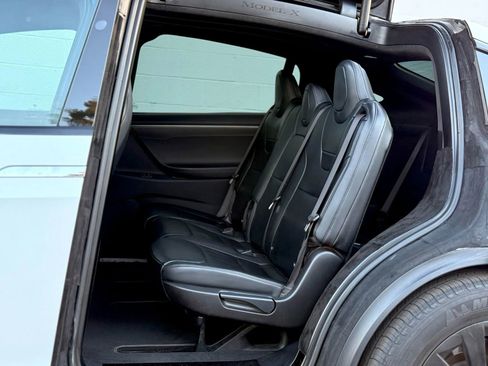 Used 2017 Tesla Model X 75D image 17