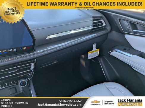 New 2026 Chevrolet Traverse High Country FWD image 17