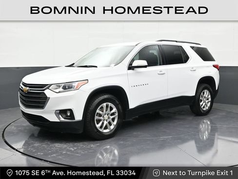 Used 2020 Chevrolet Traverse LT image 1
