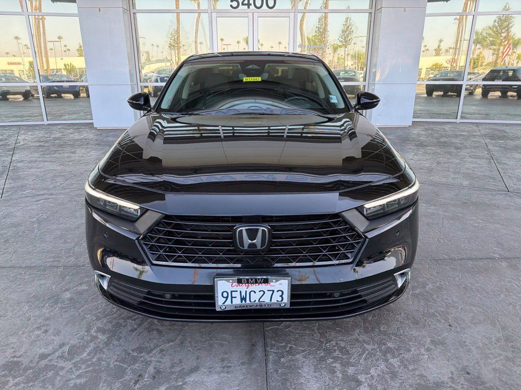 Used 2023 Honda Accord Touring image 2