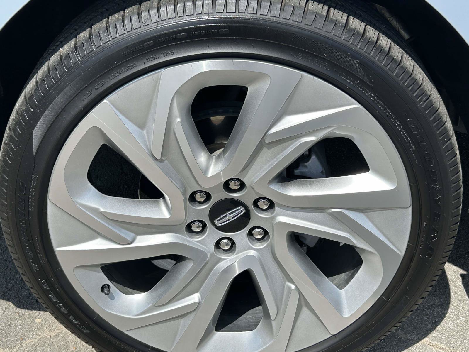 Certified 2025 Lincoln Navigator Reserve AWD/4WD image 14