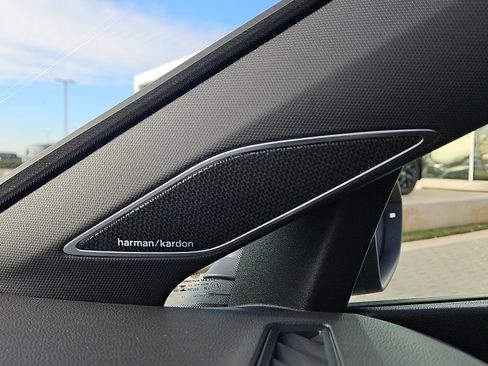 Certified 2024 Volkswagen Golf R image 15