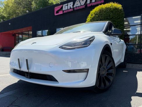 Used 2022 Tesla Model Y Performance image 2