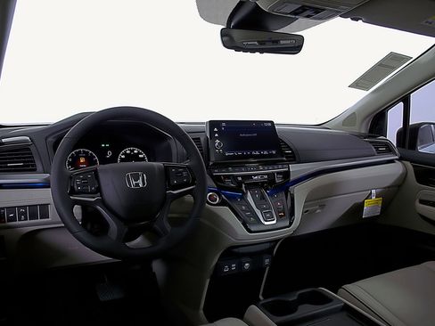 New 2026 Honda Odyssey Touring image 12