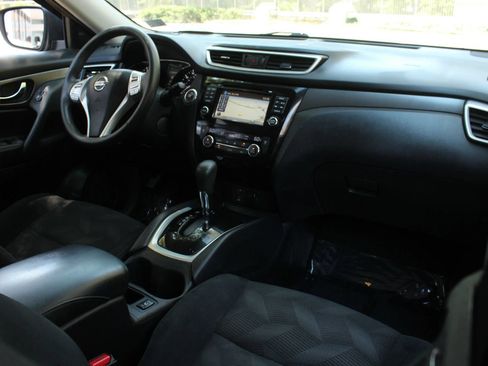 Used 2015 Nissan Rogue SV w/ SV Premium Package AWD/4WD image 24
