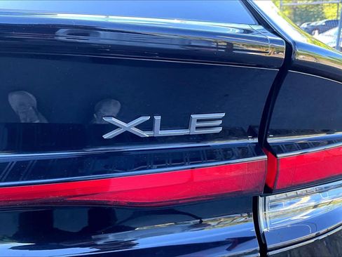 Used 2024 Toyota Prius XLE image 9