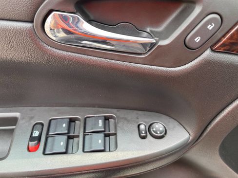 Used 2016 Chevrolet Impala LT image 15