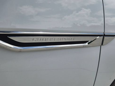 Used 2021 Volkswagen Atlas Cross Sport SE w/ Panoramic Sunroof Package FWD image 19