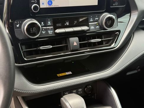 Used 2023 Toyota Highlander XSE image 23