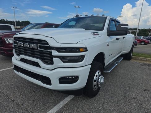 Used 2025 RAM 3500 Big Horn AWD/4WD image 5