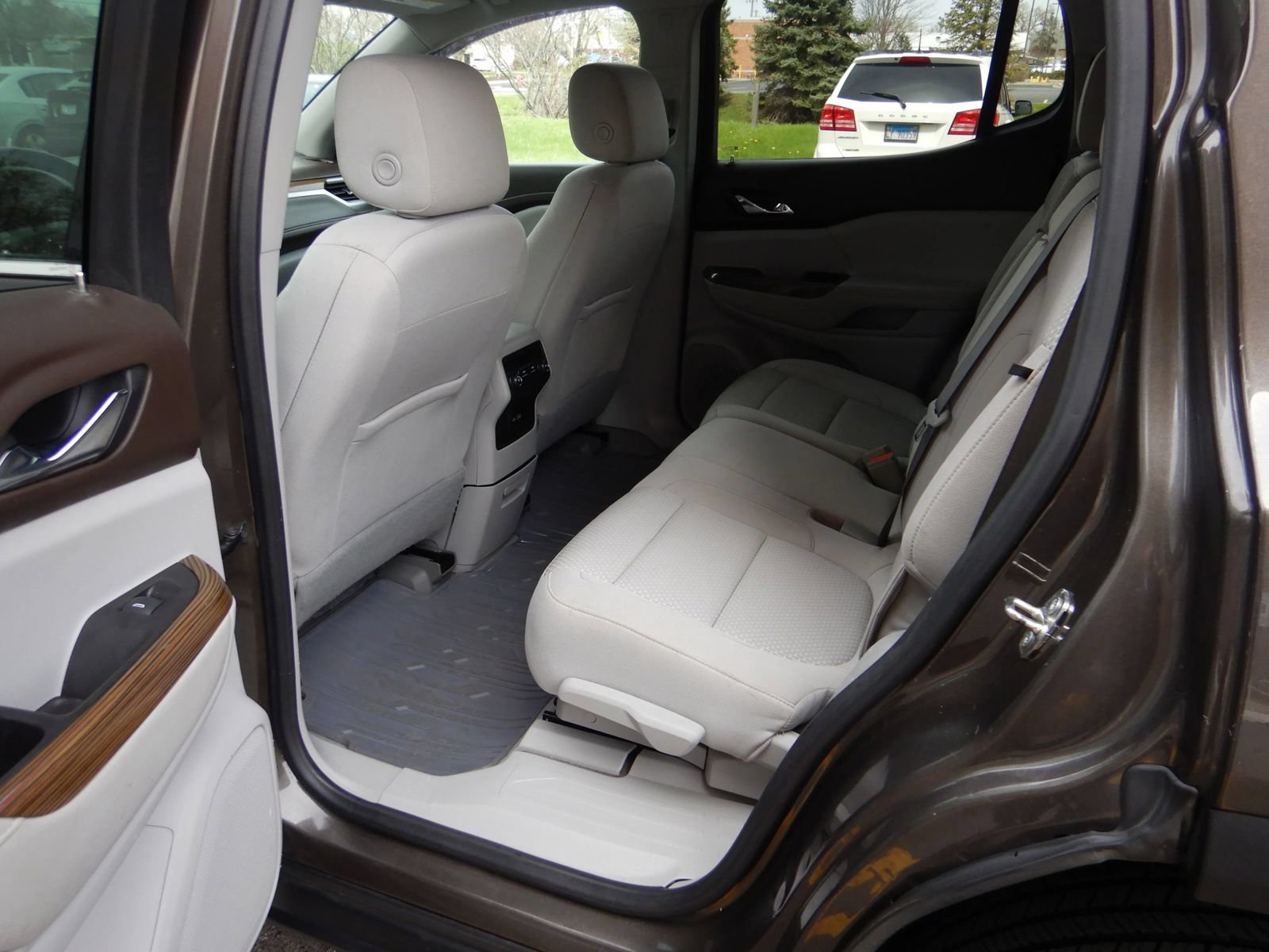 Used 2020 GMC Acadia SLE AWD/4WD image 18