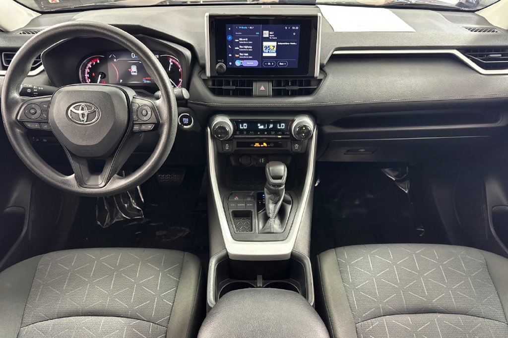 Used 2023 Toyota RAV4 XLE FWD image 15