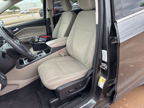Used 2018 Ford Escape SE w/ SE Sync 3 Package FWD image 11