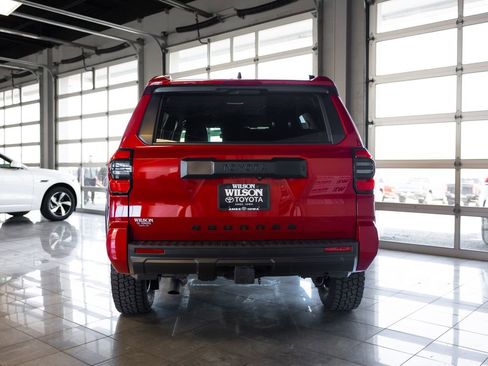 Used 2026 Toyota 4Runner SR5 AWD/4WD image 4