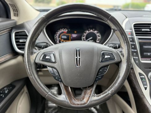 Used 2016 Lincoln MKX Reserve w/ Technology Package image 16