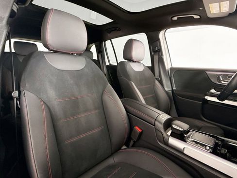 Used 2023 Mercedes-Benz GLB 250 image 14
