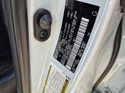 Used 2024 Toyota 4Runner Limited image 25