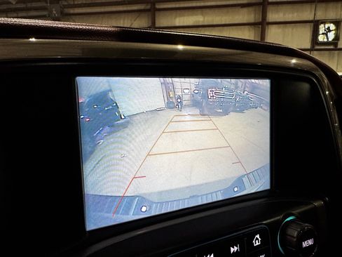 Used 2018 Chevrolet Silverado 1500 High Country image 35