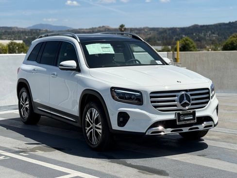 New 2026 Mercedes-Benz GLB 250 4MATIC image 8