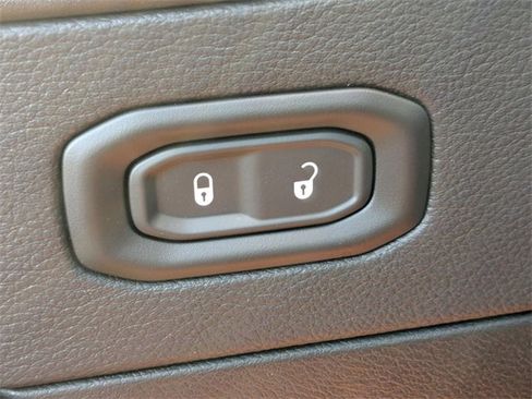 New 2025 Jeep Gladiator Mojave w/ Convenience Group image 10