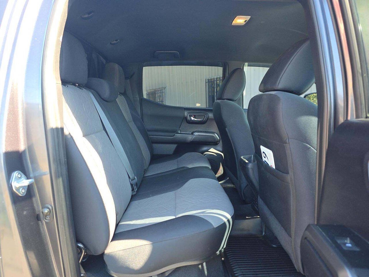 Used 2021 Toyota Tacoma TRD Off-Road w/ Technology Package AWD/4WD image 22