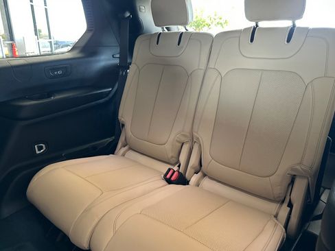 New 2025 Jeep Grand Cherokee L Limited w/ Luxury Tech Group II image 15