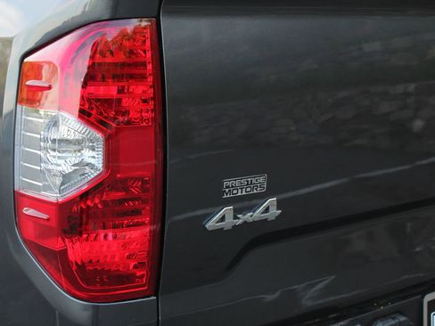 Used 2018 Toyota Tundra SR5 AWD/4WD image 36
