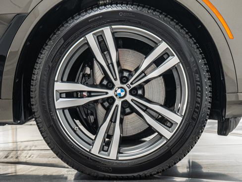 Used 2026 BMW X7 xDrive40i w/ M Sport Package AWD/4WD image 48