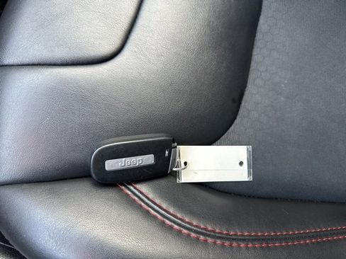 Used 2019 Jeep Cherokee Trailhawk w/ Cold Weather Group image 28