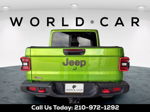 Used 2025 Jeep Gladiator Rubicon w/ Steel Bumper Group AWD/4WD image 9