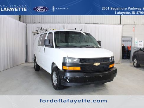Used 2022 Chevrolet Express 2500 w/ Driver Convenience Package RWD image 1
