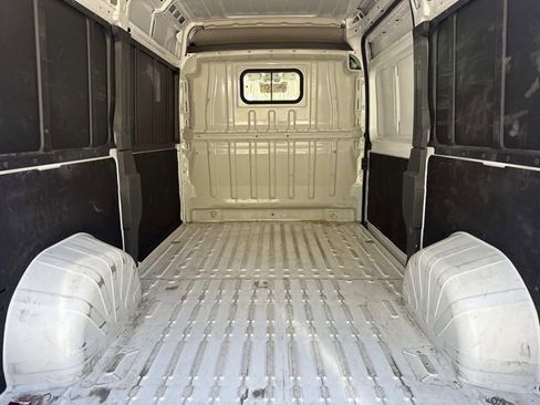 Used 2025 RAM ProMaster 2500 w/ Convenience Group FWD image 9