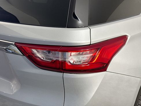 Used 2020 Chevrolet Traverse LT w/ LT Premium Package image 34