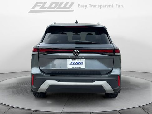 Used 2026 Volkswagen Tiguan S w/ 18" Wheel Package FWD image 8