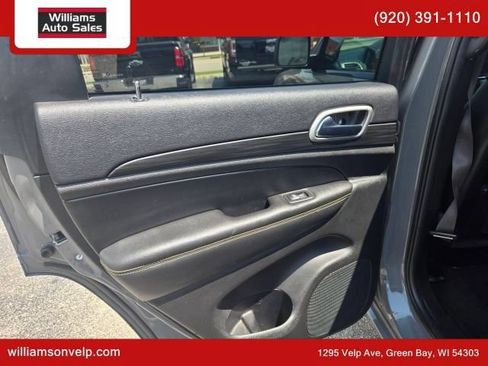 Used 2019 Jeep Grand Cherokee Altitude AWD/4WD image 13