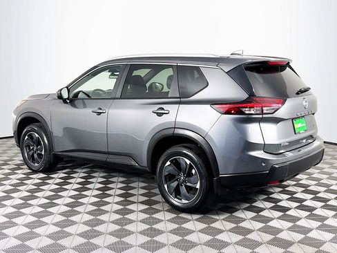 Used 2024 Nissan Rogue SV w/ SV Premium Package FWD image 6
