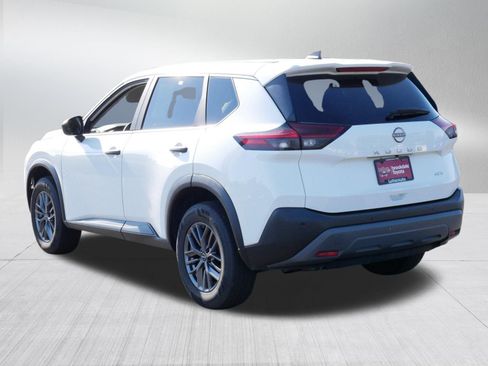 Used 2023 Nissan Rogue S AWD/4WD image 5