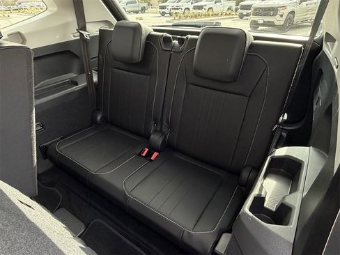 Used 2023 Volkswagen Tiguan SE image 27