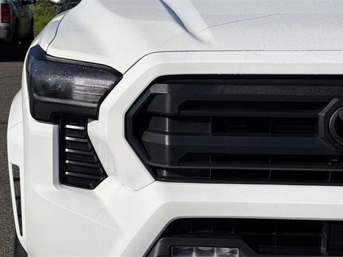 Used 2025 Toyota Tacoma SR5 image 44