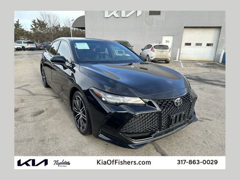Used 2022 Toyota Avalon Touring image 1