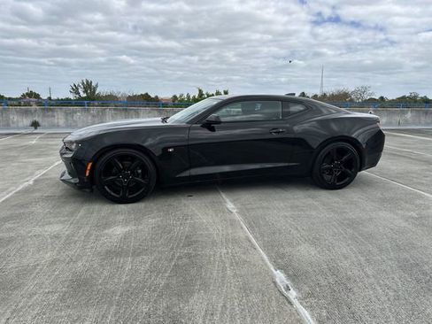Used 2018 Chevrolet Camaro LT RWD image 34