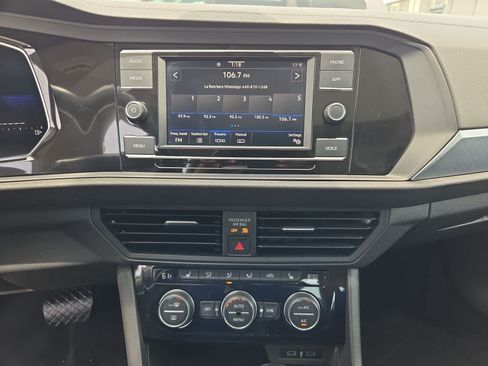 Used 2022 Volkswagen Jetta SE w/ Panoramic Sunroof Package FWD image 27