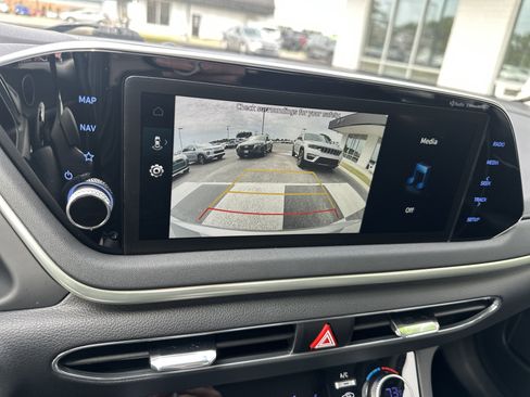 Used 2023 Hyundai Sonata SEL w/ Convenience Package FWD image 18