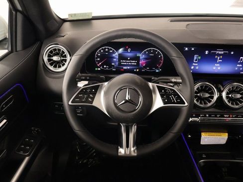 New 2026 Mercedes-Benz GLB 250 4MATIC image 3